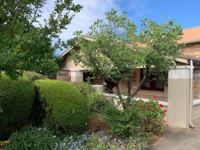 Botanic Bliss Bungalow, Adelaide